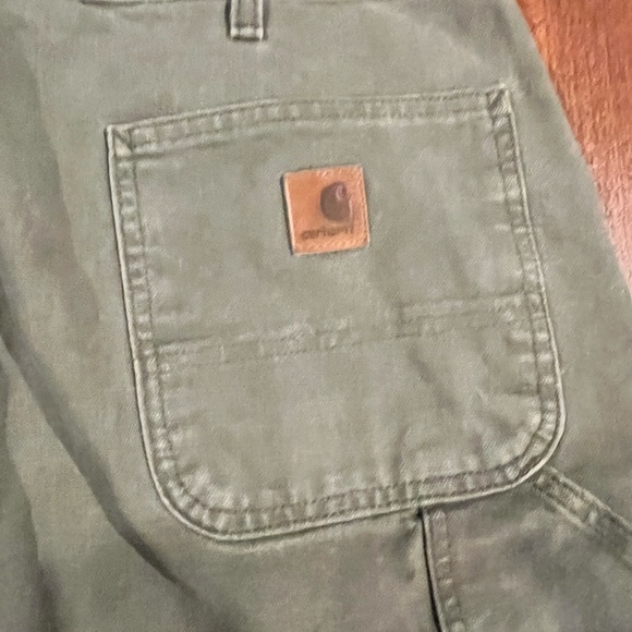 Carhartt men’s 38x30 but likely fitting smaller Dungaree fit, - Picture 2 of 7